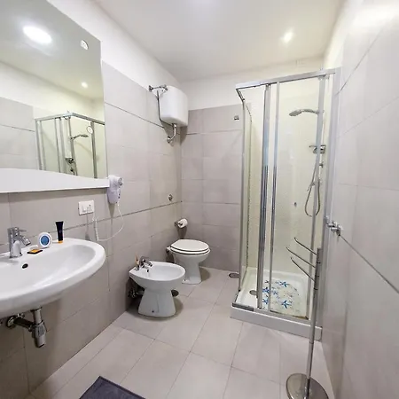 A Casa Di Marco Centro 3* 萨莱诺